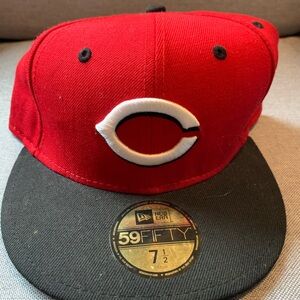 Cincinnati Reds Hat (fitted)